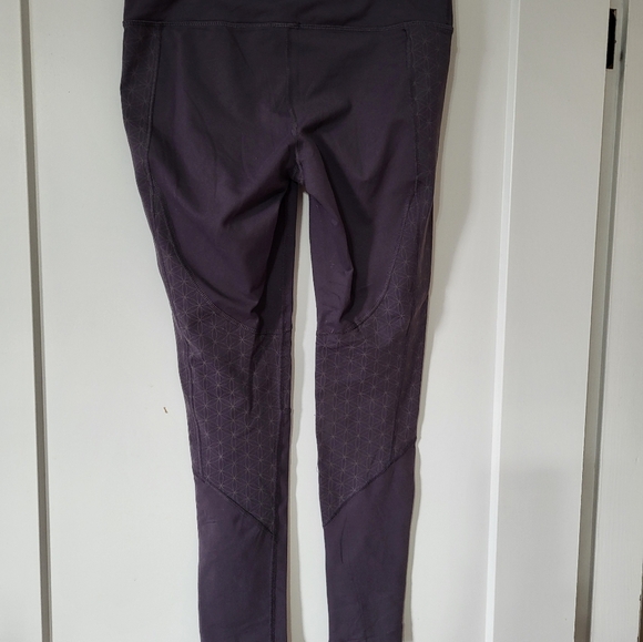 Champion Leggings Size medium (28) - Picture 2 of 4